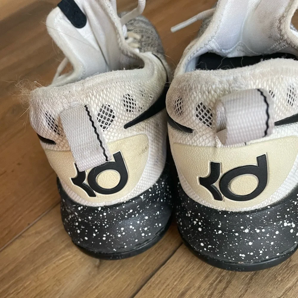 Nike ZOOM athletic shoes 👟 - Picture 2 of 5